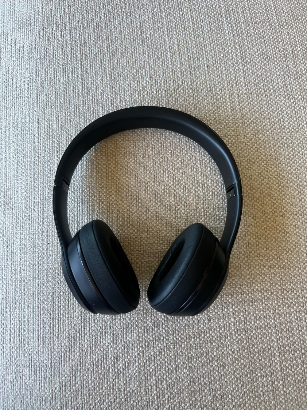 Beats Solo3 Wireless On-Ear Headphones Black w/ Case & Cables